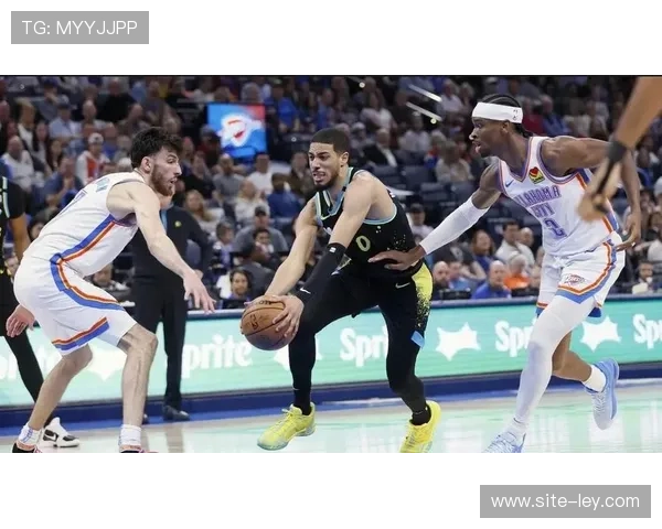 雷霆18胜1负稳居西部第一,霍姆格伦末节连得5分锁定胜局 雷霆18胜1负稳居西部第一,霍姆格伦末节连得5分锁定胜局